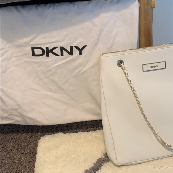 DKNY Genuine leather handbag - Picture 6 of 6